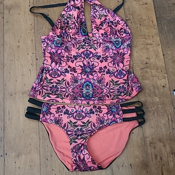 Tankini Top - Picture 2 of 4